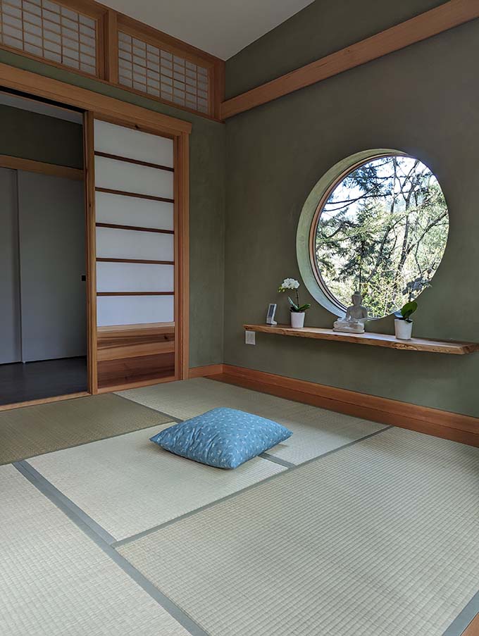 The meditation room in that kuti.