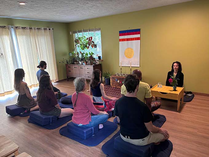 Portland Shambhala member Jane Perlstein facilitating at our 2025 Dharma Art Retreat.