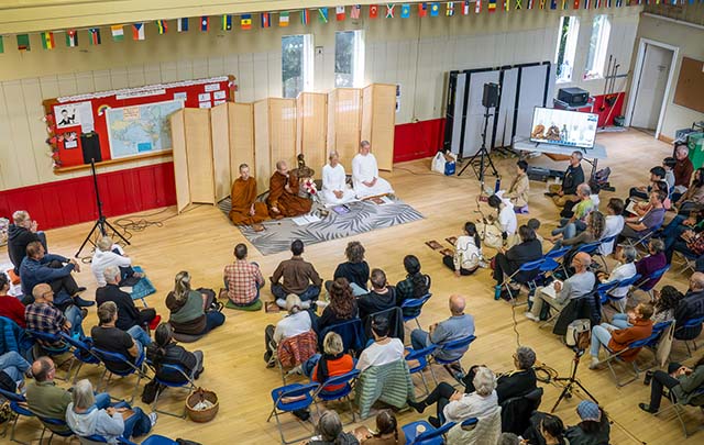 A Saturday gathering in June at St. Mark’s Episcopal Cathedral in Seattle, which has been immensely supportive of Clear Mountain. From left: Ajahn Nisabho, Ajahn Kovilo, Ven. Paññāsiri, Ven. Khemā