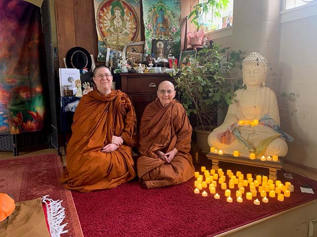 Suvijjānā Bhikkhunī and Niyyānika Bhikkhunī at Soul Healing Center in Olympia