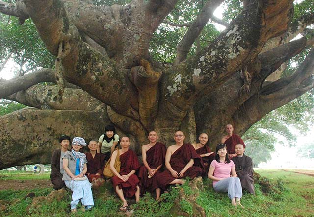 Sudar, then Bhante Kusalasami, in 2014 accompanying Sayadaw U Tejaniya and several others staying at the Shwe Oo Min monastery in Burma, on an outing to practice mindfulness beyond the walls of the meditation center