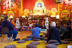 A small but rapt group of students absorbed Khenpo-la’s teachings on accomplishing retreat
