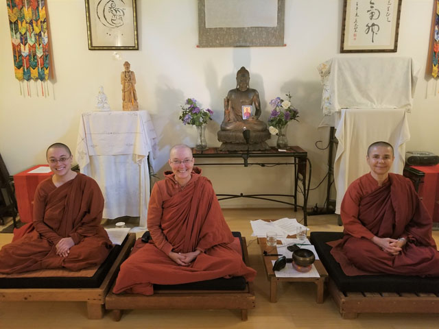 Ayya Tathālokā, Ayya Sobhana, and the bhikkhunis of Dhammadarini Monastery/Aranya Bodhi Hermitage