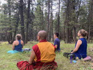 Khen Rinpoche with students during a summer retreat