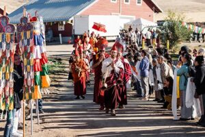 Sangha members ready for His Holiness Rabjam Rinpoche’s arrival at Namchak Retreat Ranch, in Hot Springs, Montana