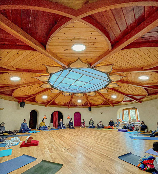 Justin Michelson teaching at 2024 Dharma of Healing Retreat at Mandala Sanctuary in Eugene, Oregon